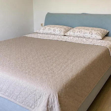 2 Bedroom Stunning In Apartament Plastovo